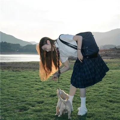 月中人